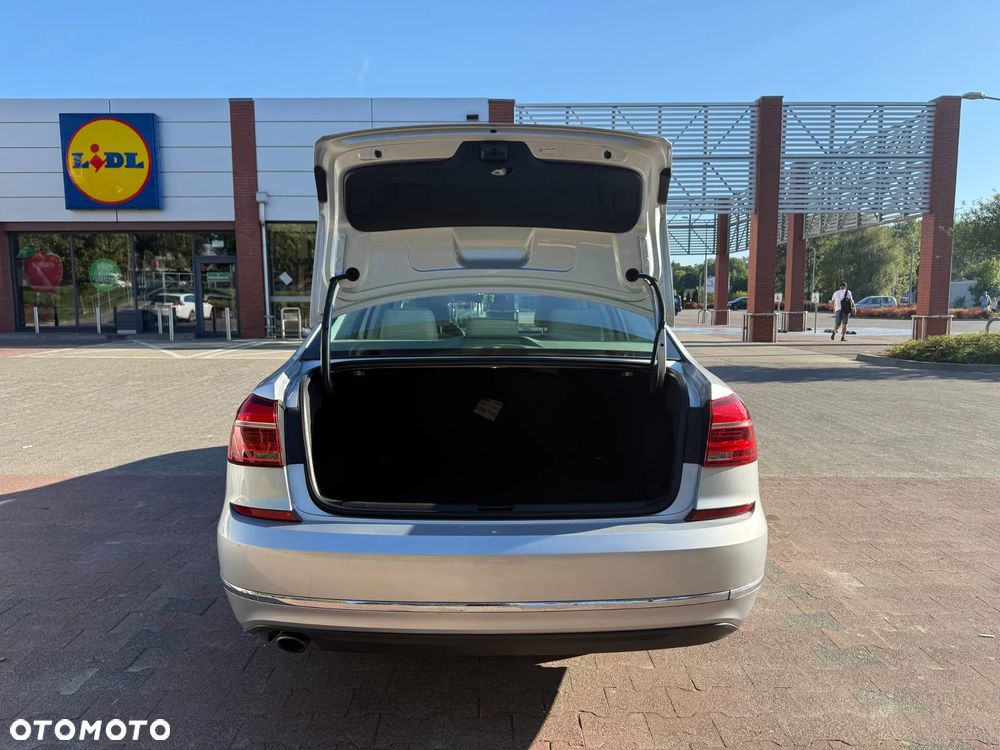 Volkswagen Passat 1.8 TSI Comfortline DSG - 29