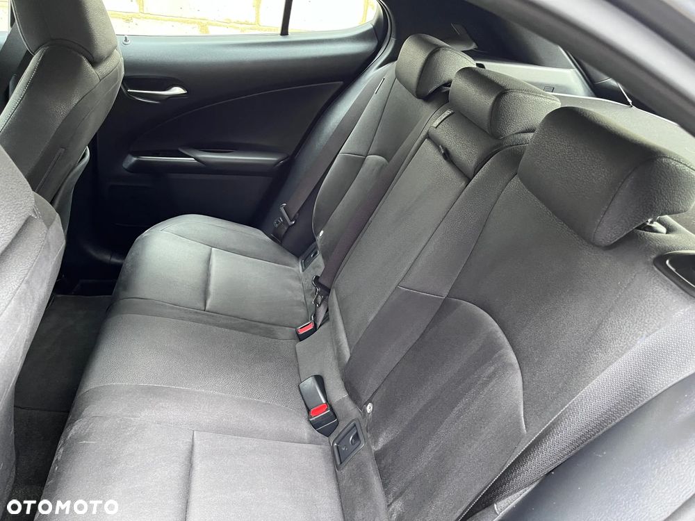 Lexus UX 250h - 7