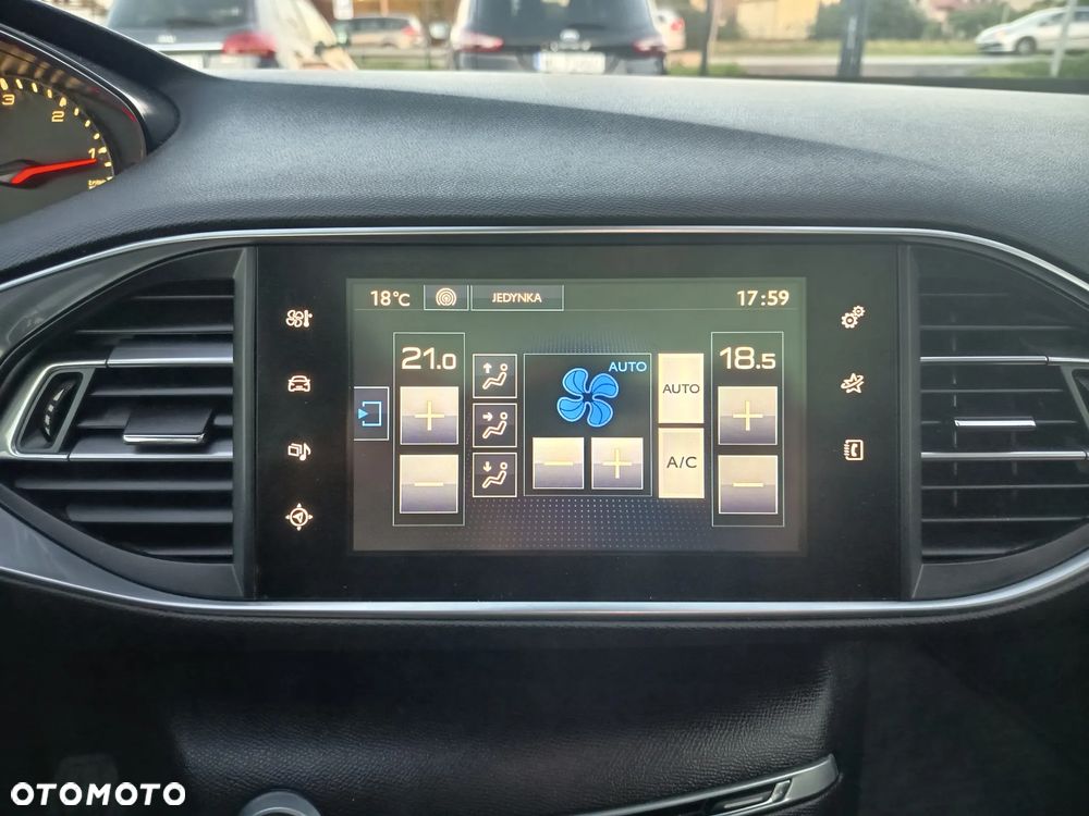 Peugeot 308 BlueHDi 150 EAT6 Stop & Start Allure - 21