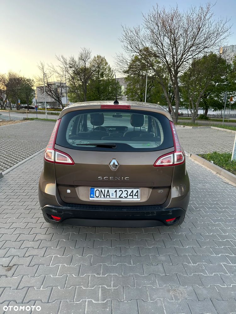 Renault Scenic 1.5 dCi Emotion - 6