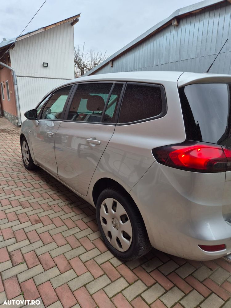 Opel Zafira - 1