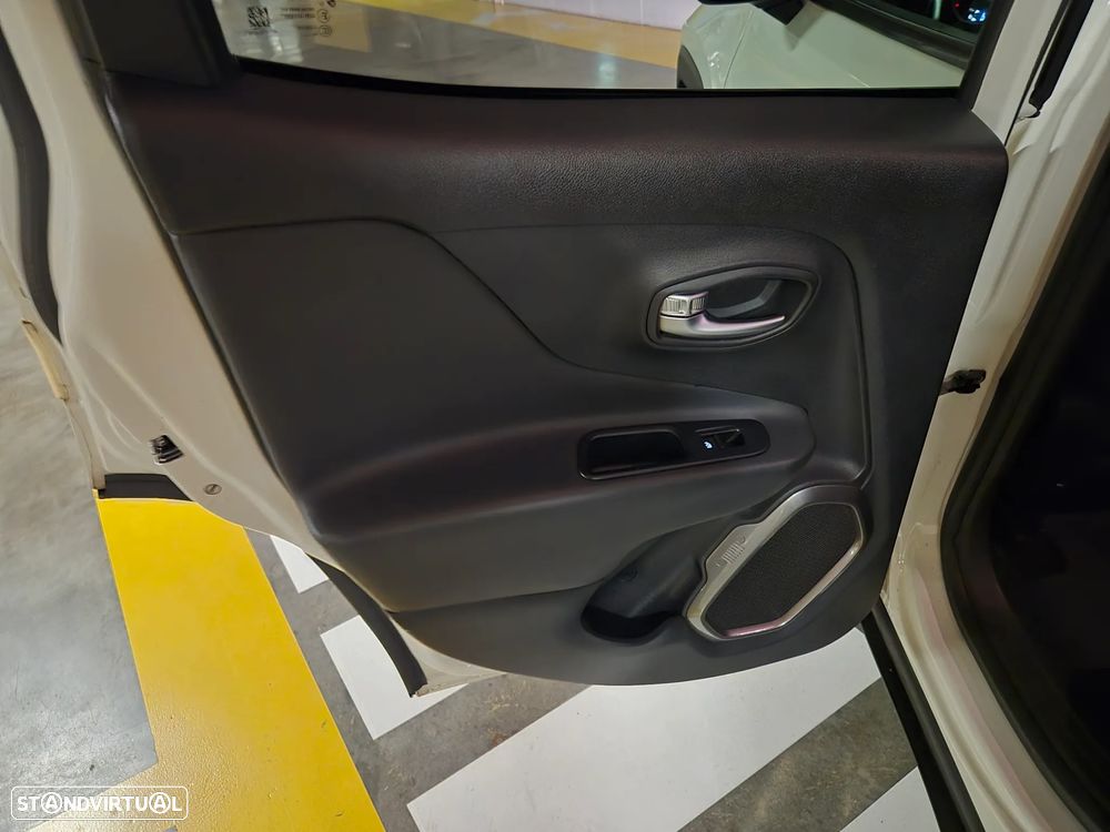 Jeep Renegade 1.6 MJD Sport - 37