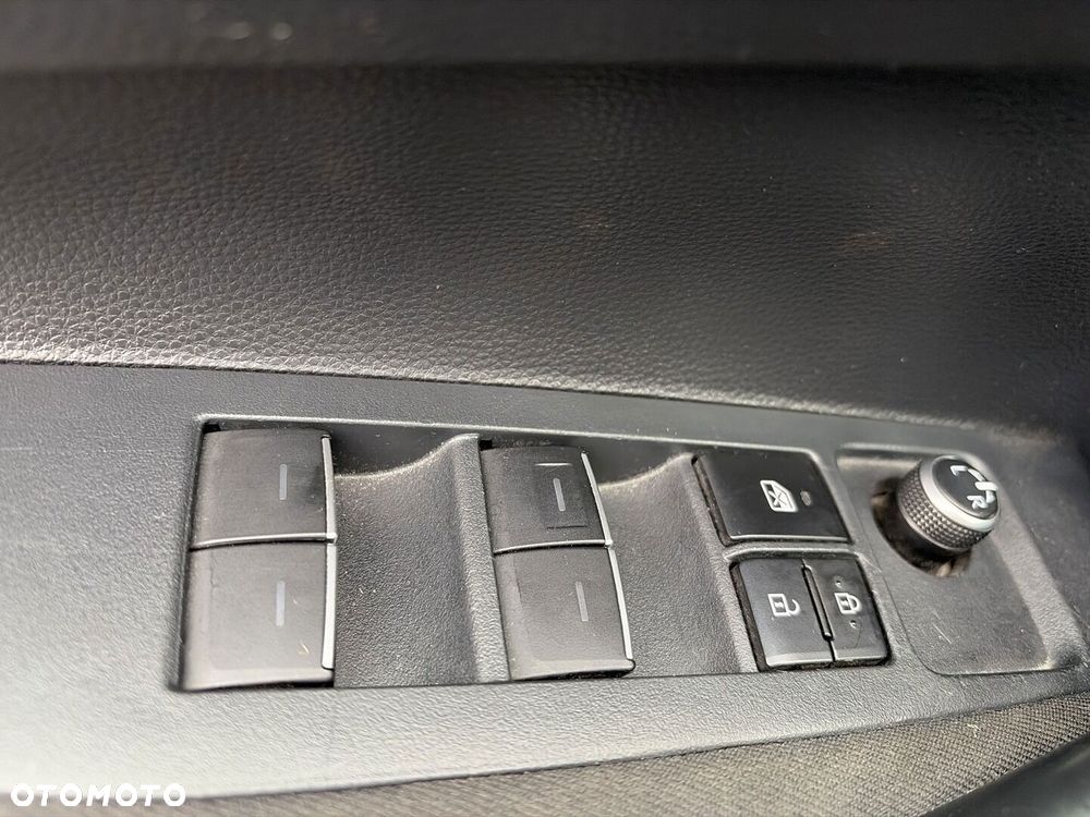 Toyota Corolla - 22