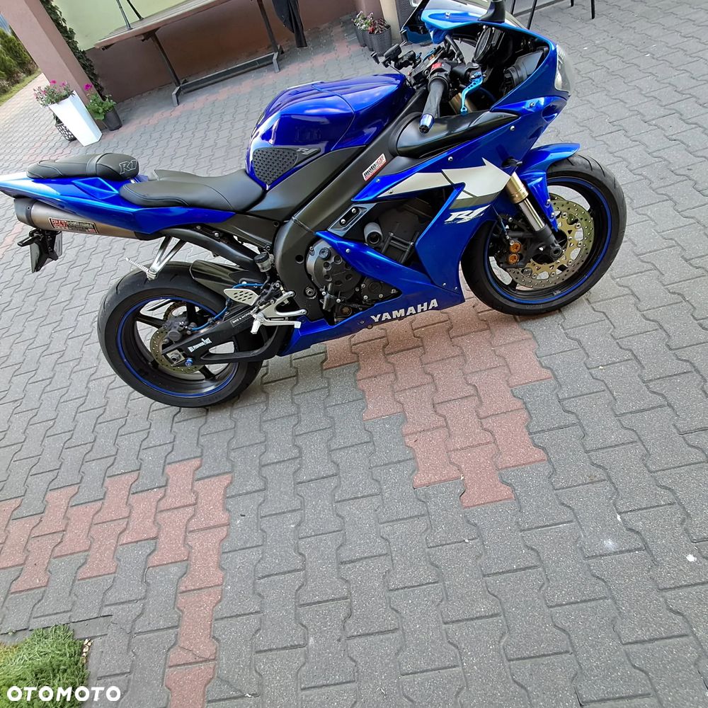 Yamaha R1 - 5