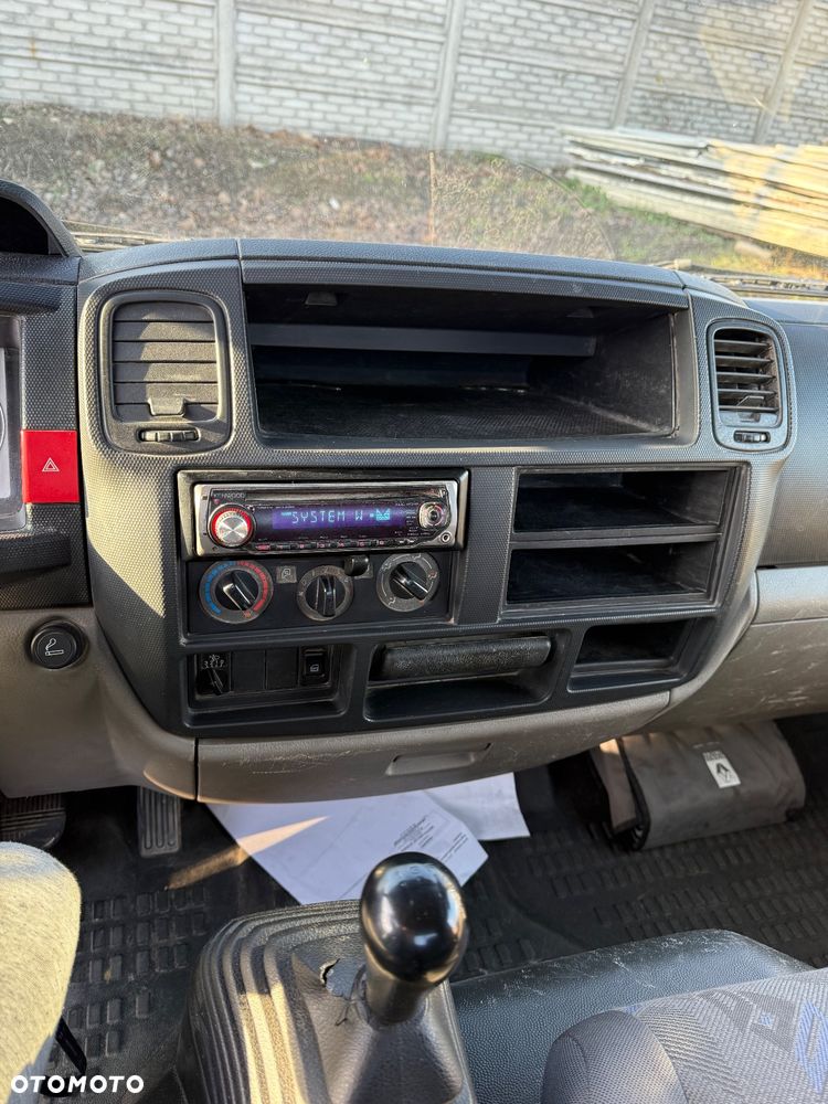 Renault Maxity - 12