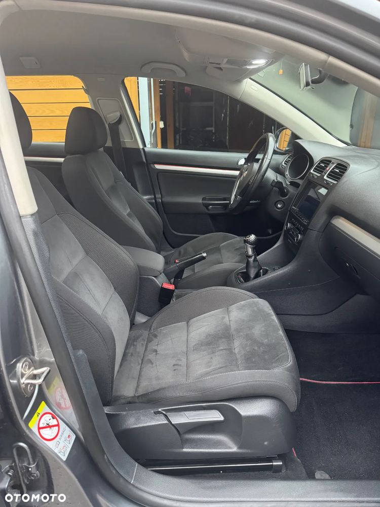 Volkswagen Golf 2.0 TDI Highline - 16