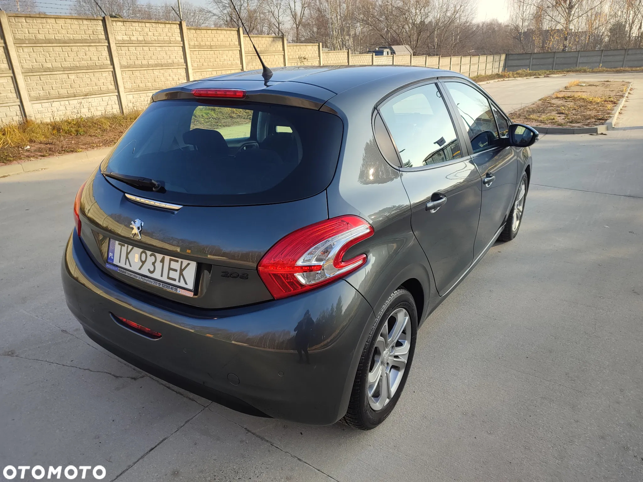 Peugeot 208 - 6