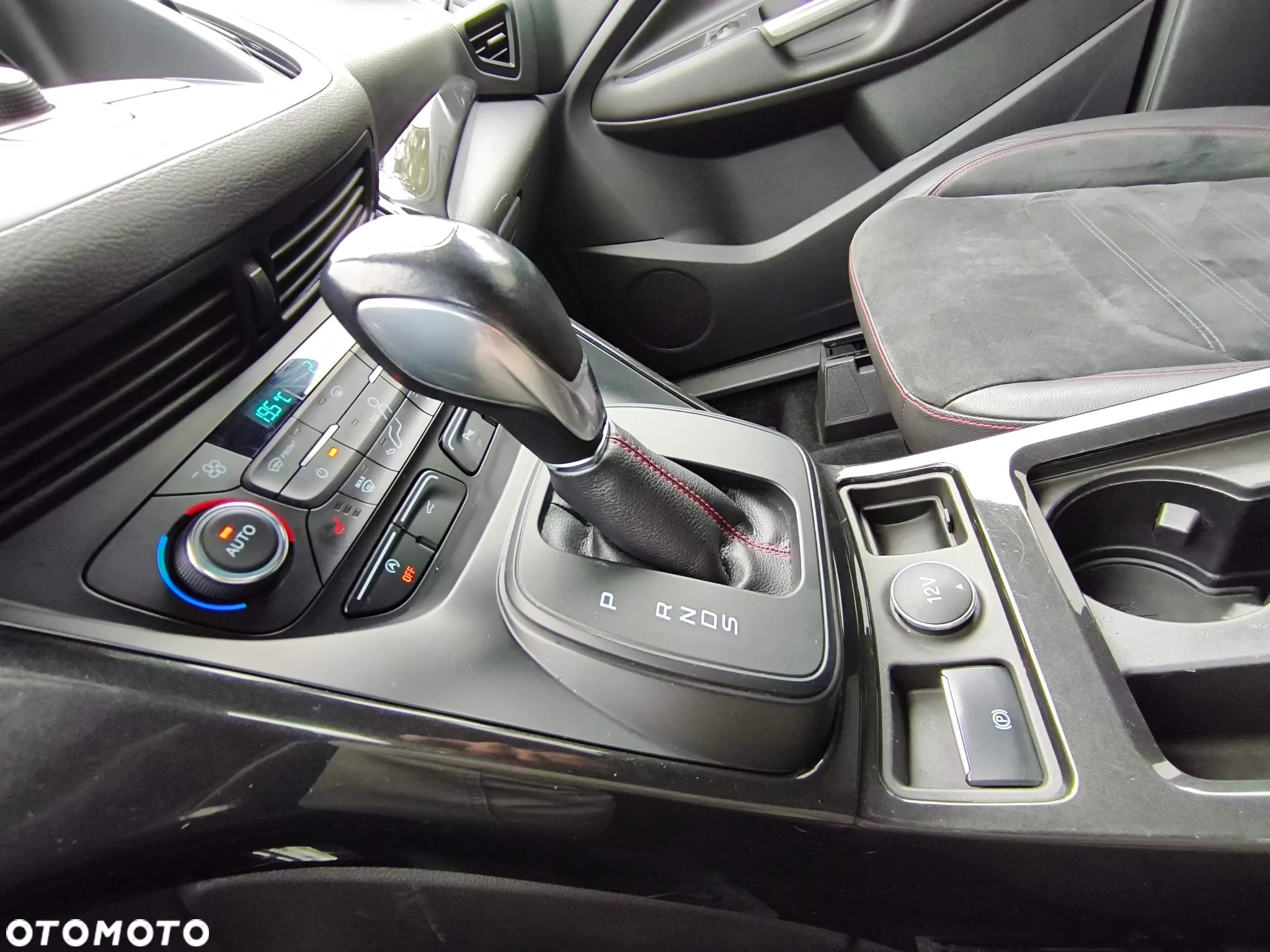 Ford Kuga 2.0 TDCi AWD ST-Line - 10