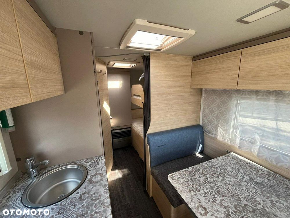 Weinsberg CaraCito 500 QDK - przyczepa z dużą łazienką - 9