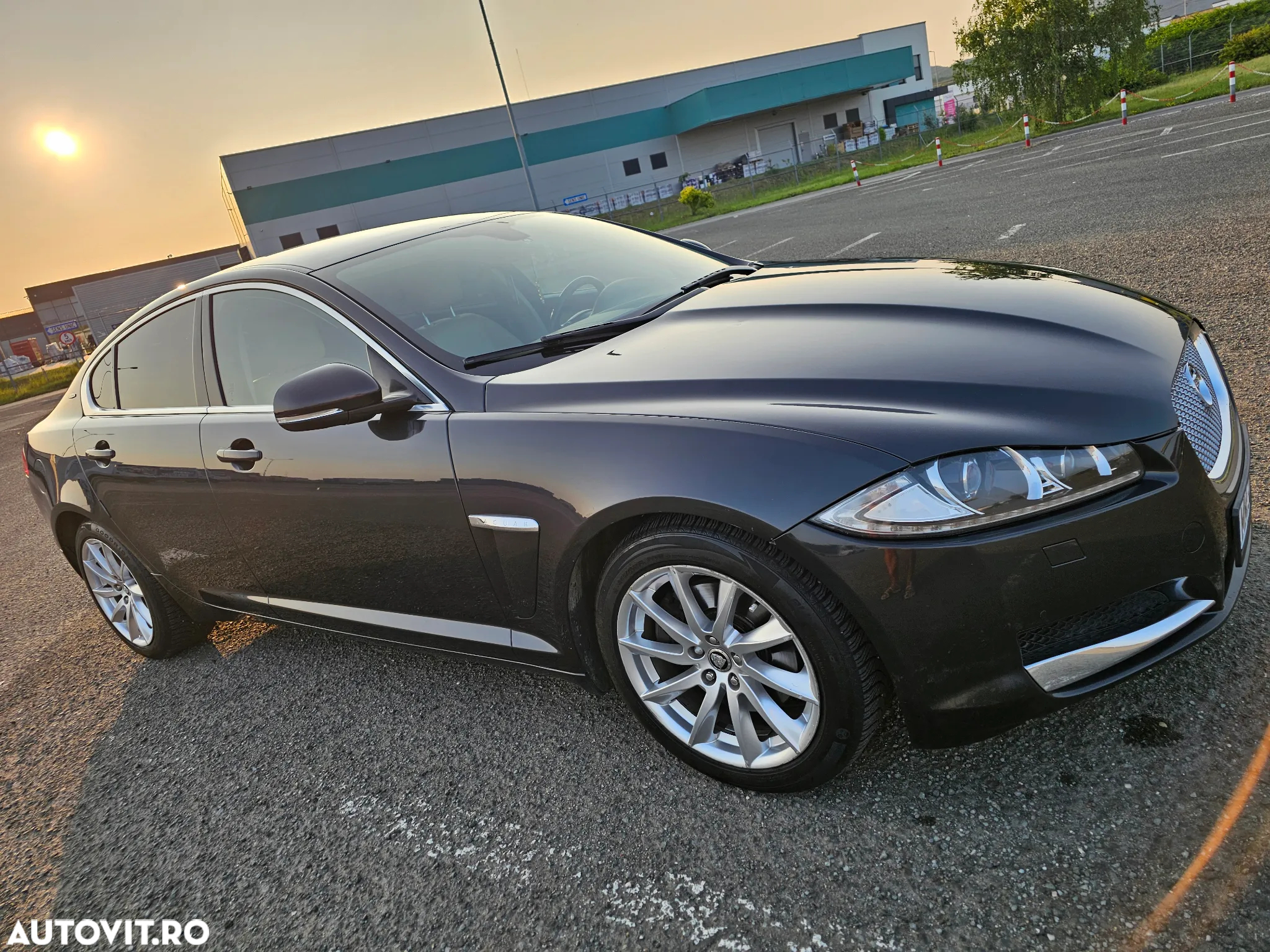 Jaguar XF 2.2 Diesel Sportbrake - 4
