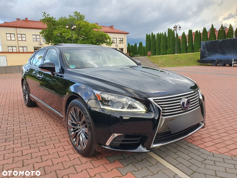 Lexus LS - 3