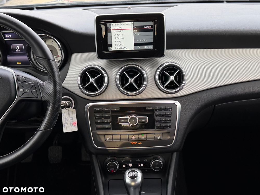 Mercedes-Benz GLA 200 Urban - 27