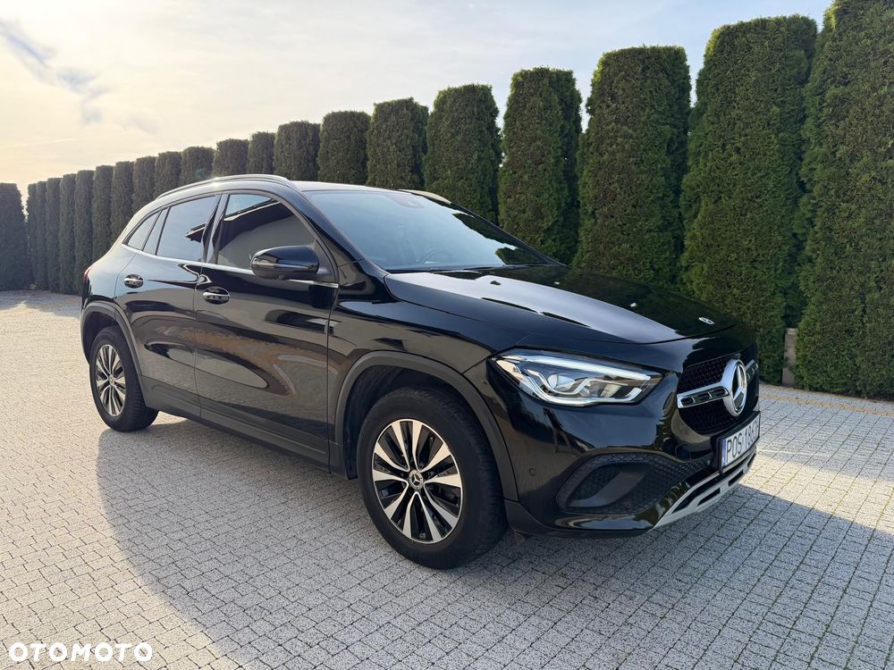 Mercedes-Benz GLA 180 AMG Line - 1