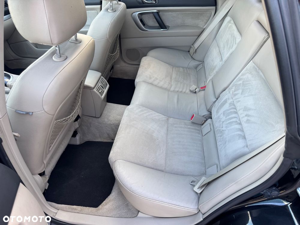 Subaru Outback 2.5RC NAV - 18