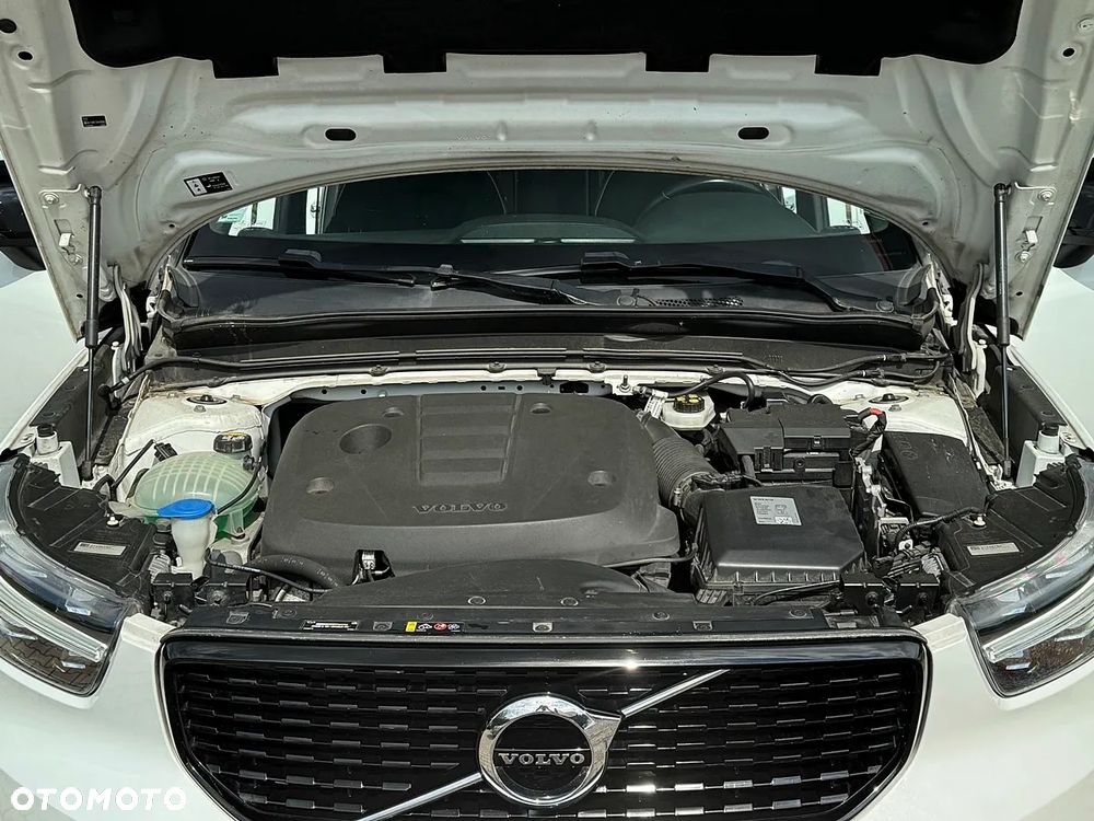 Volvo XC 40 D3 SCR R-Design - 27