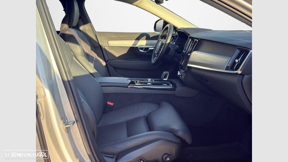Volvo V90 2.0 T6 PHEV Plus Dark AWD - 14