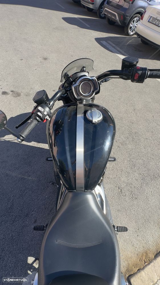 Triumph Rocket Rocket III - 11