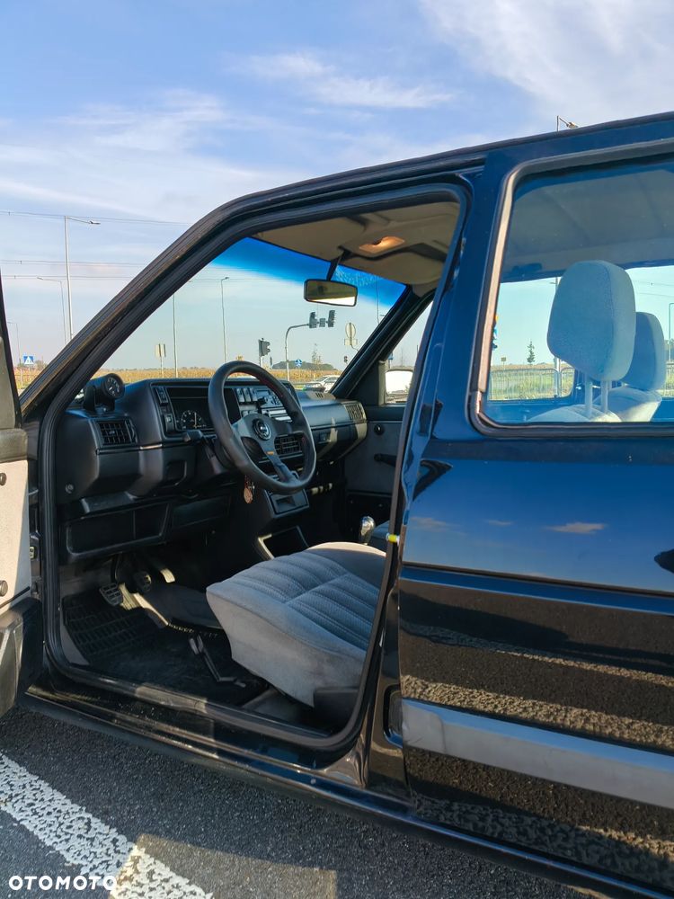 Volkswagen Golf 1.8 GL - 10