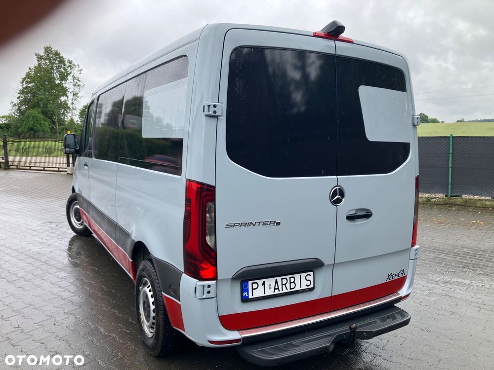 Mercedes-Benz Sprinter - 2