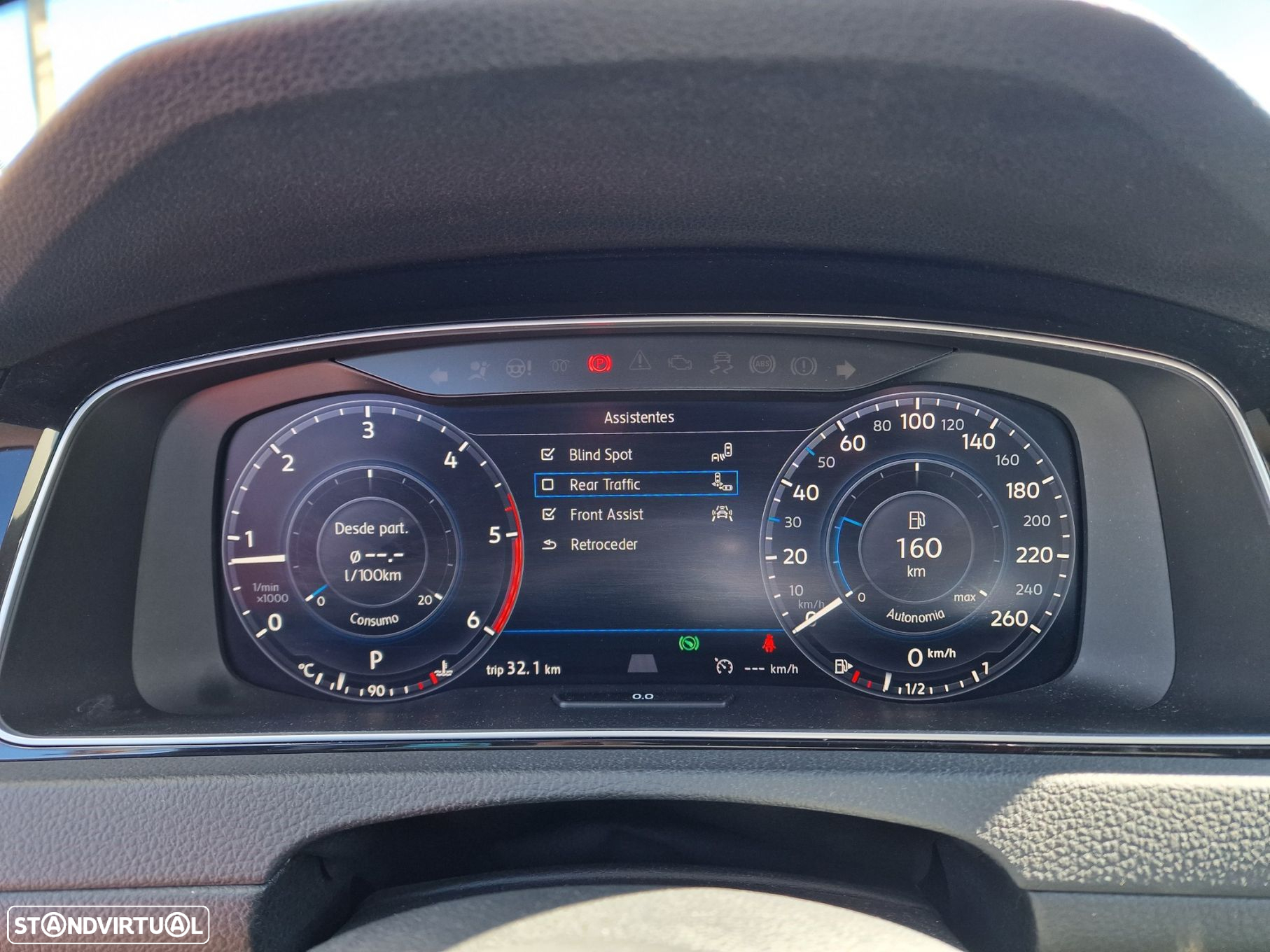 VW Golf 2.0 TDI Highline DSG - 29