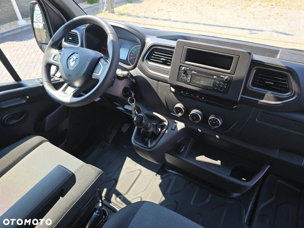Renault MASTER KONTENER 8 PALET Dłu-4,31cm  Sze-2,11cm  Wys-2,26cm WZMOCNIONE TYLNE ZAWIESZENIE SILNIK 2.3 164KM 144 Tyś Km SERWIS DO OSTATNIEGO Km SALON POLSKA BOGATA OPCJA WYPOSAŻENIA LEDY HALOGENY TEMPOMAT FOTEL KIEROWCY PNEŁMATYCZNY KLIMATYZACJA NOWE OPONY MICHELIN - 3
