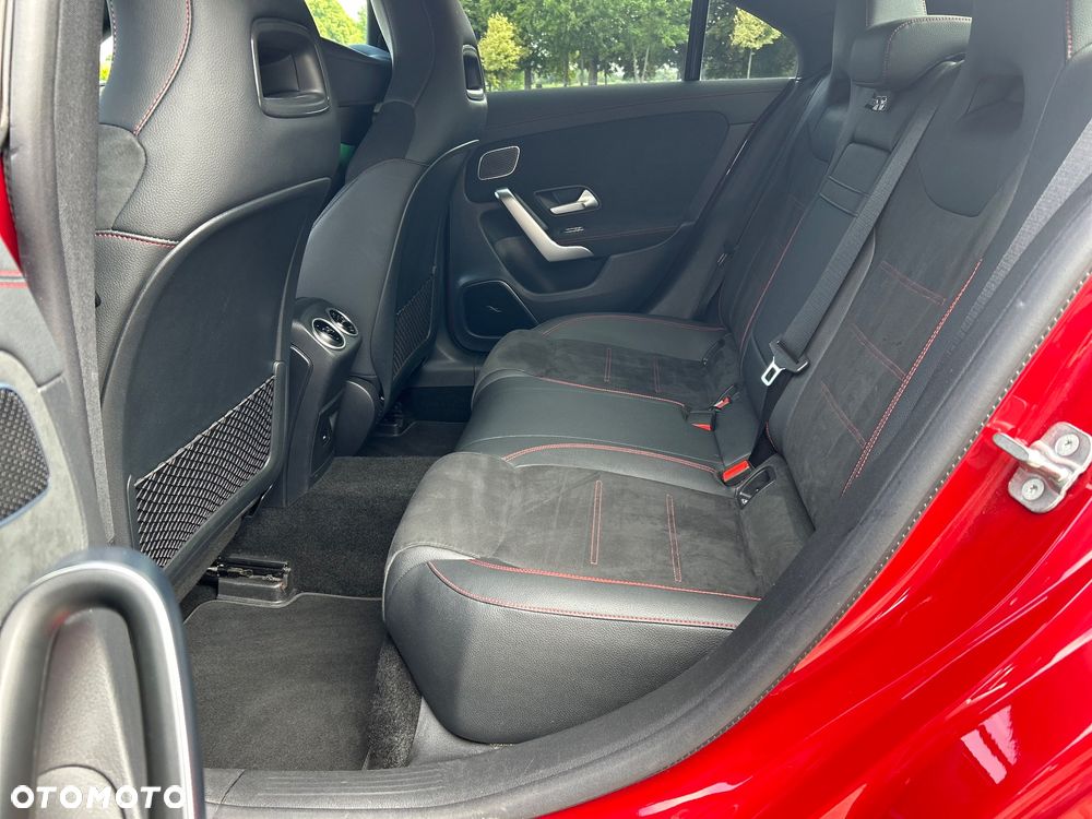 Mercedes-Benz CLA 220 4-Matic AMG Line 7G-DCT - 9