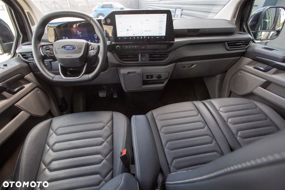 Ford Tourneo Custom - 10