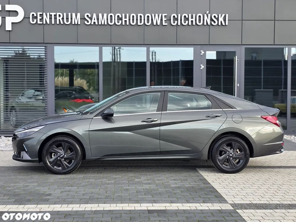 Hyundai Elantra - 15