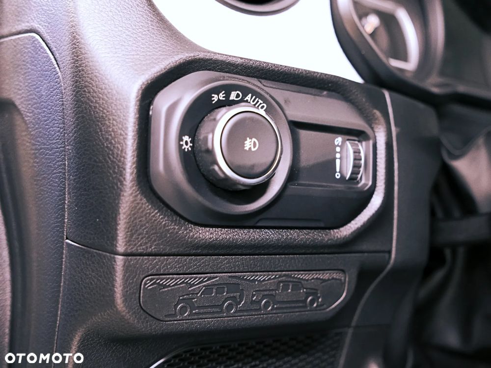 Jeep Wrangler - 36