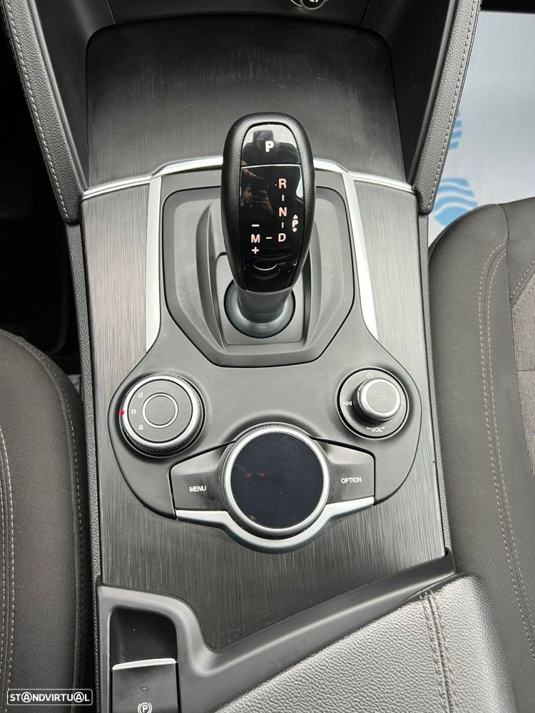 Alfa Romeo Stelvio 2.2 D Super AT8 - 37