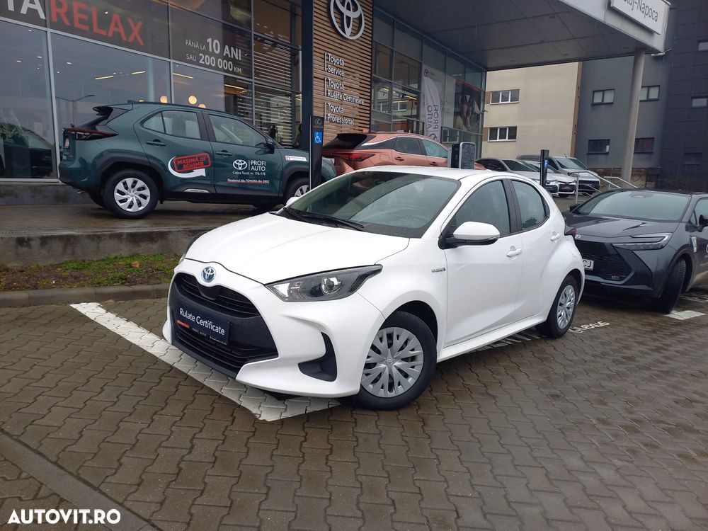 Toyota Yaris 1.5 VVT-i HSD Active - 1