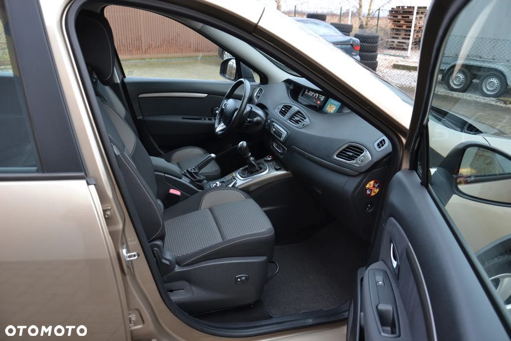 Renault Scenic dCi 110 Xmod Paris - 30