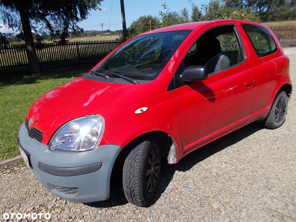 Toyota Yaris 1.0 Base - 1