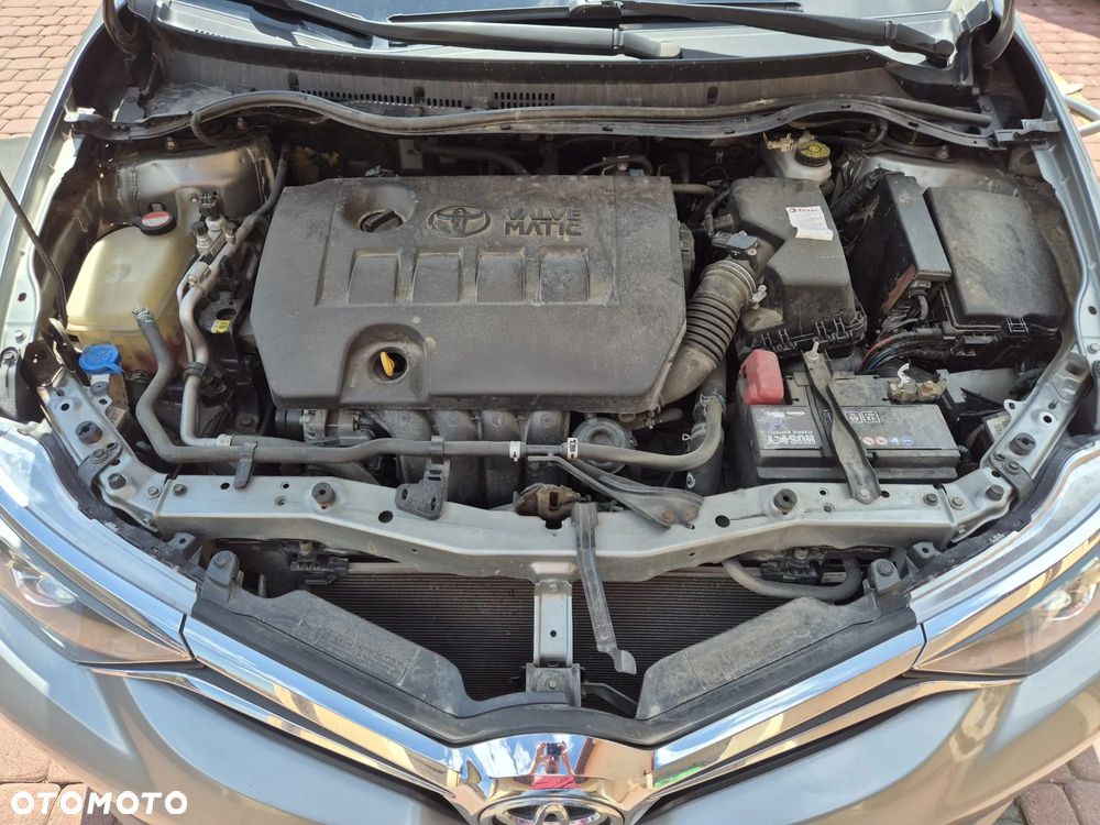 Toyota Auris 1.6 Premium Comfort - 13