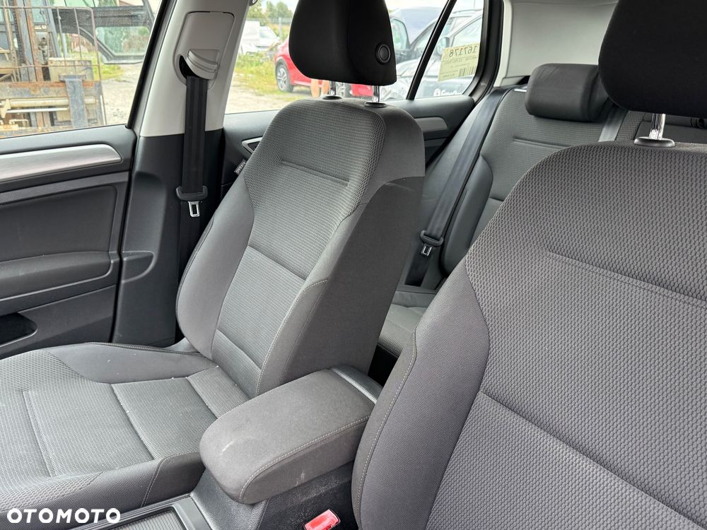 Volkswagen Golf - 14