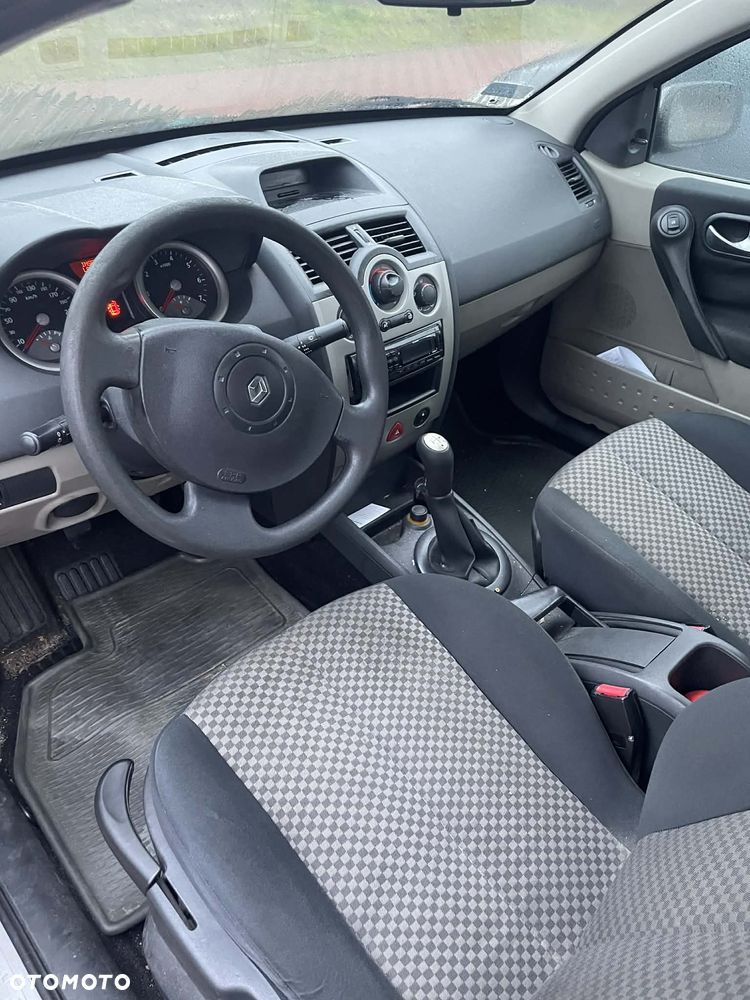 Renault Megane 1.6 Pack Authentique - 4