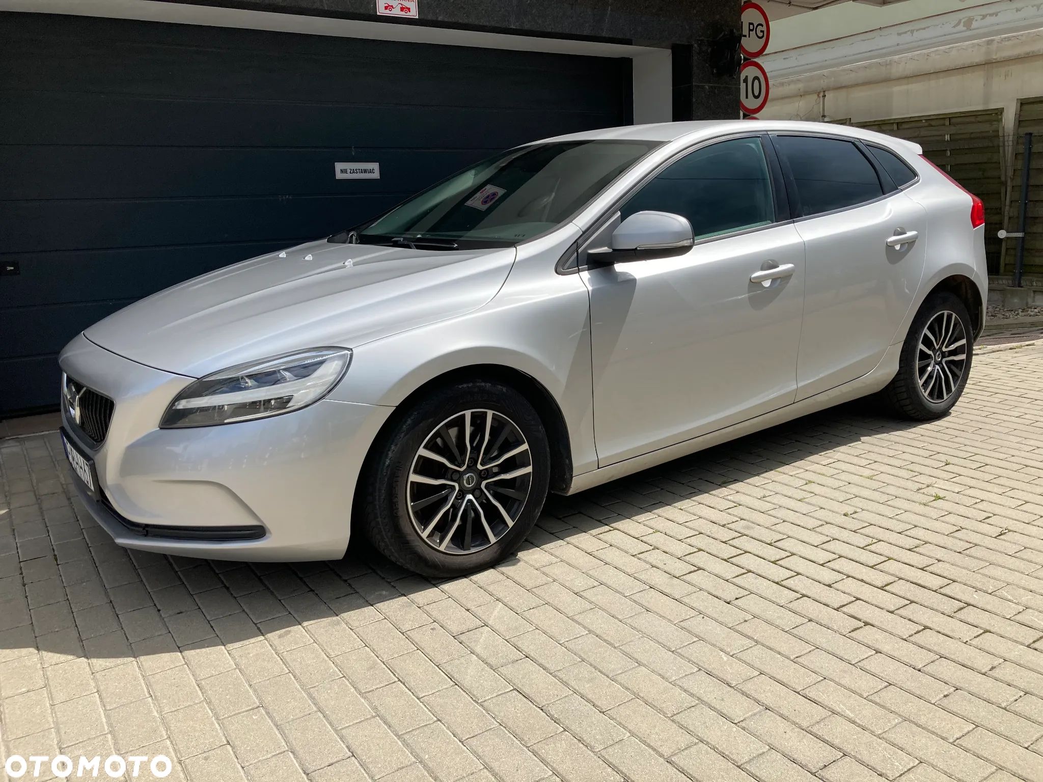 Volvo V40 D2 Geartronic Summum - 1