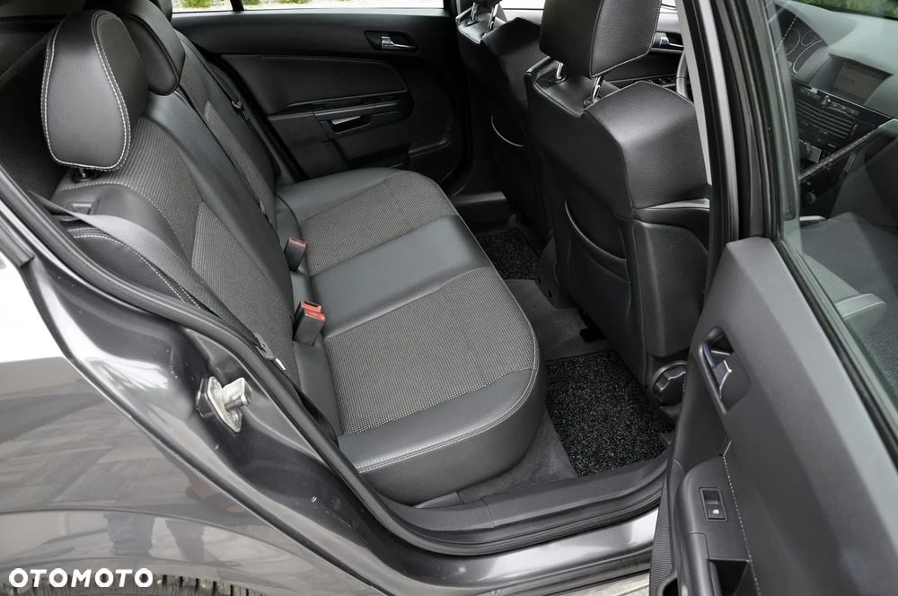 Opel Astra 1.6 Turbo Sport - 11