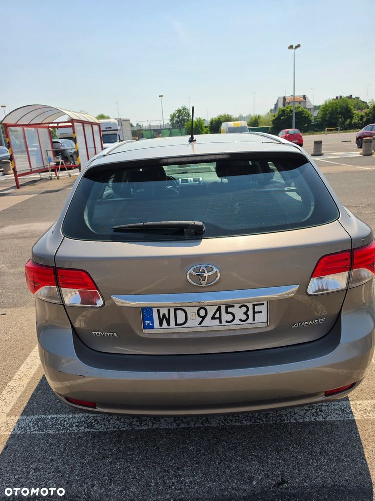 Toyota Avensis 2.0 D-4D Premium - 4