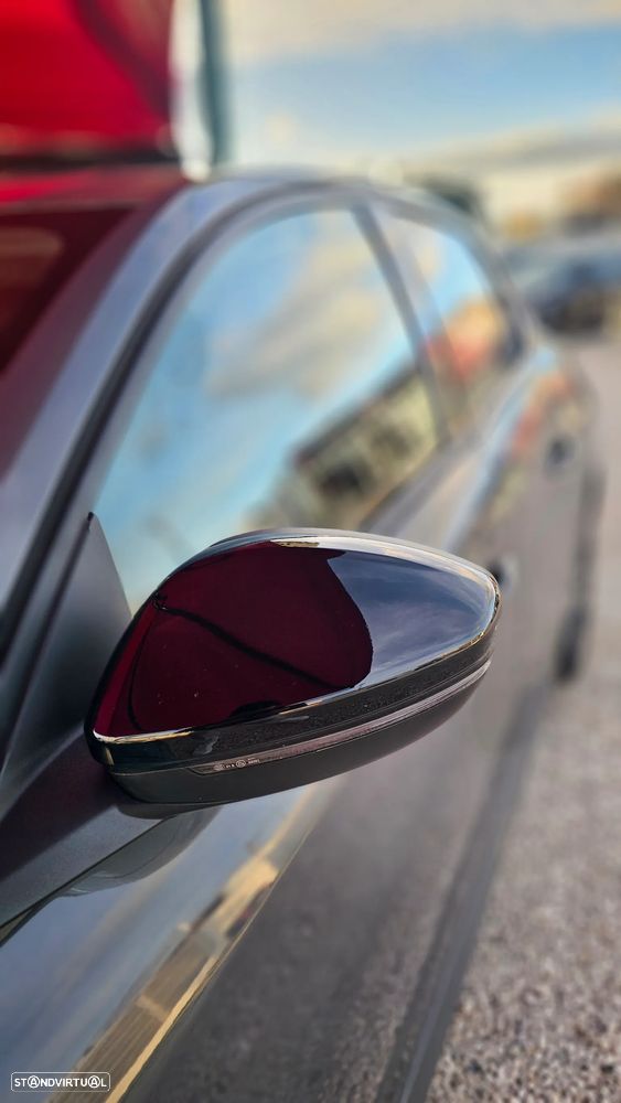 Peugeot 208 1.2 Hybrid Allure e-DCS6 - 51