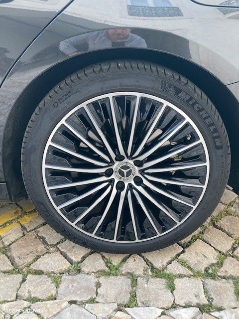 Mercedes-Benz E 300 e AMG Line - 2