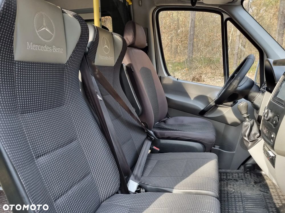 Mercedes-Benz Sprinter - 13