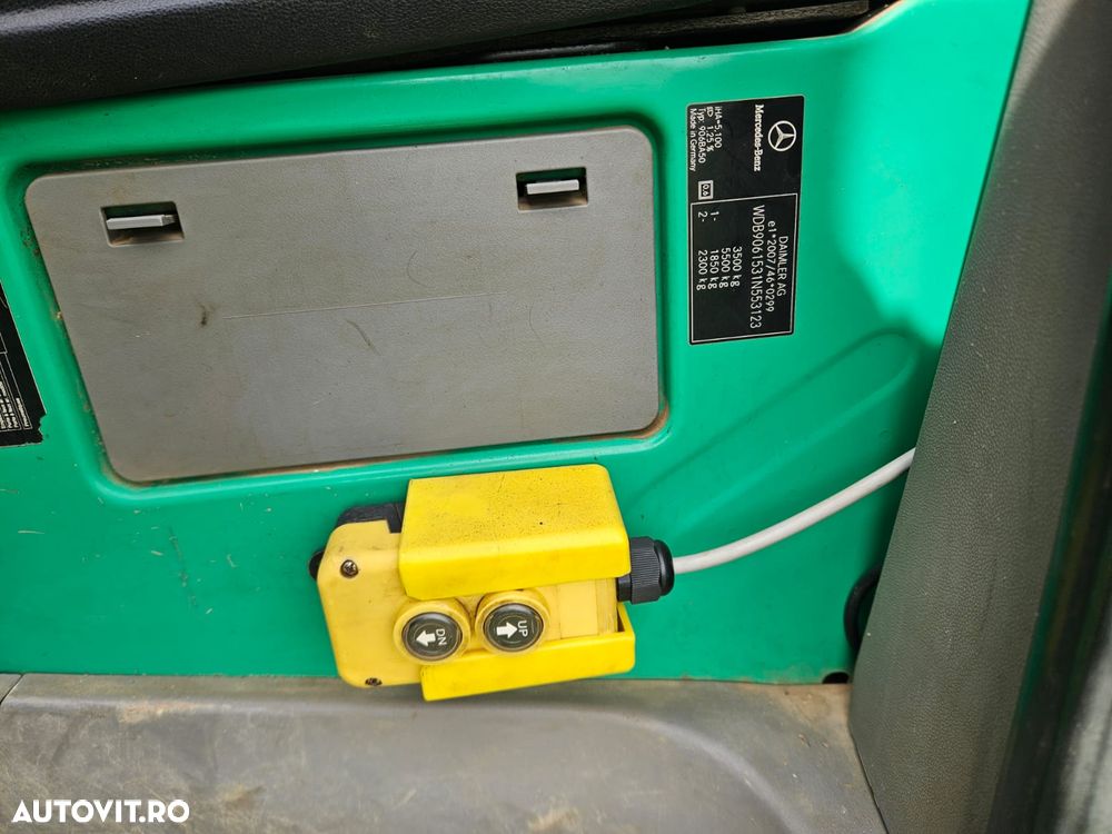 Mercedes-Benz Sprinter - 9