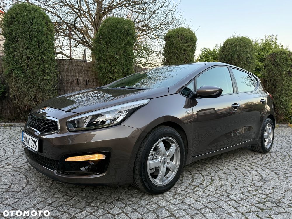 Kia Ceed 1.4 CVVT Dream Team Edition - 17