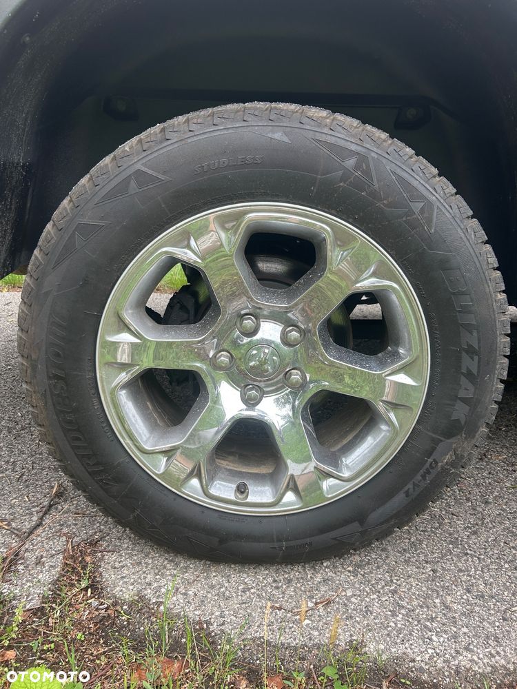 Dodge RAM - 32