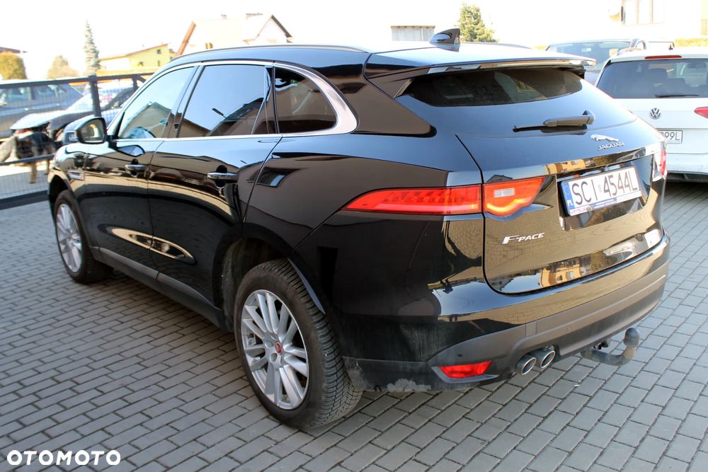 Jaguar F-Pace 2.0 i4D AWD Chequered Flag - 6