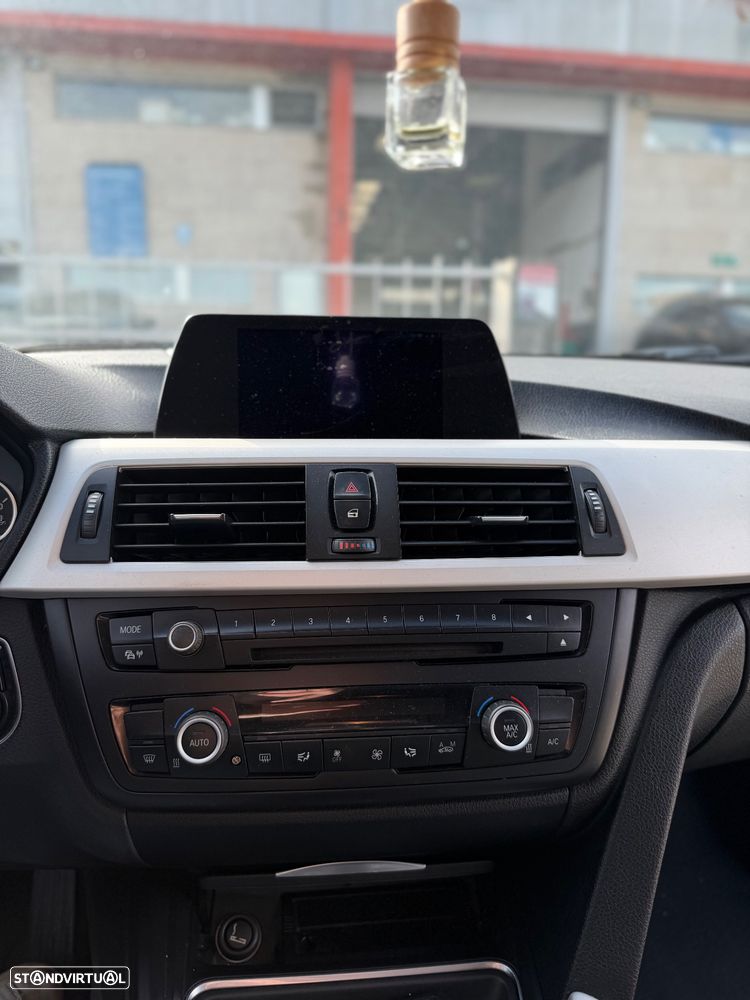 BMW 320 d Auto - 13