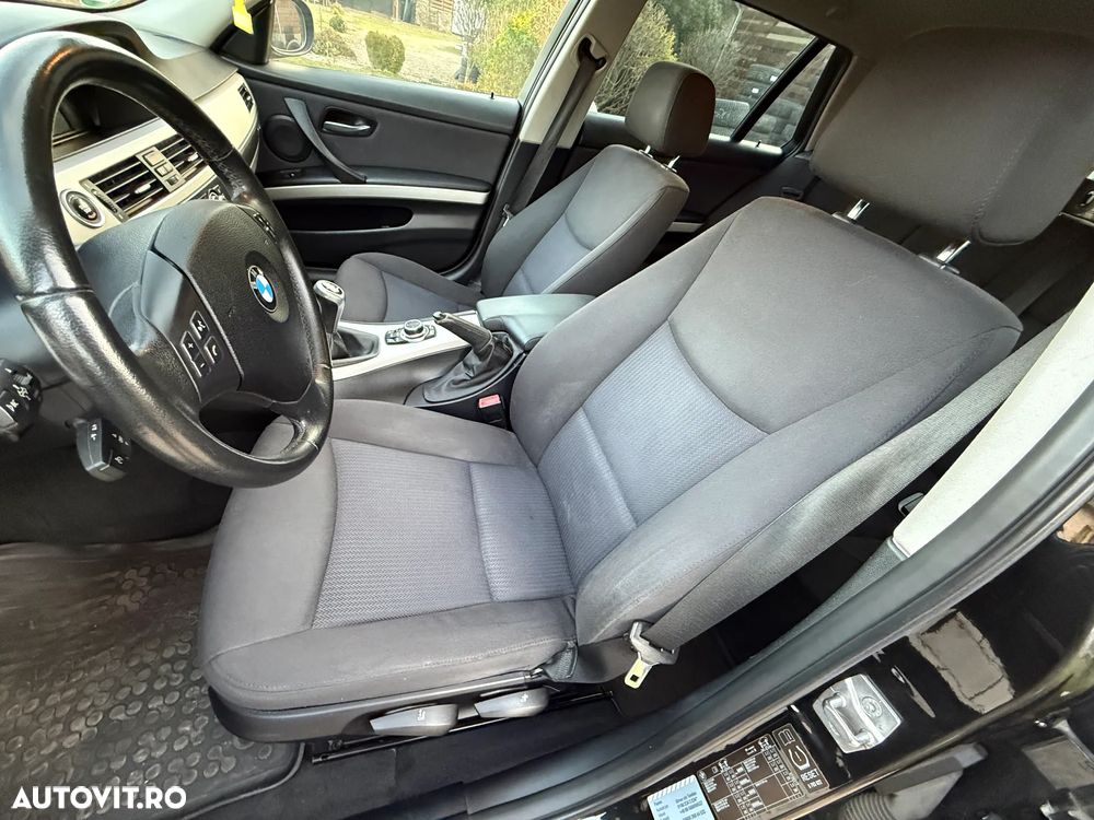 BMW Seria 3 318d DPF Touring Edition Exclusive - 11