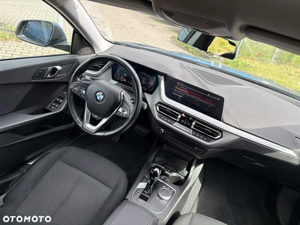 BMW Seria 2 218i - 22