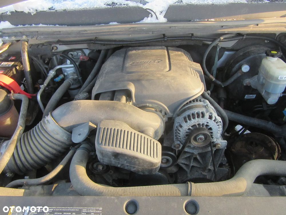 GMC Sierra 2009 r. na części - 4